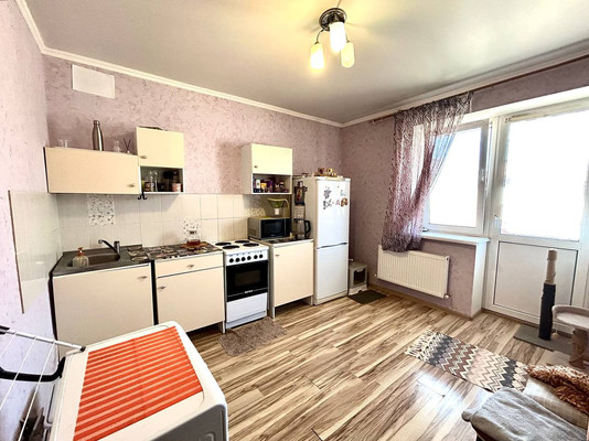 Продам двухкомнатную (2-комн.) квартиру, им. Сергея Есенина ул, 151, Краснодар г
