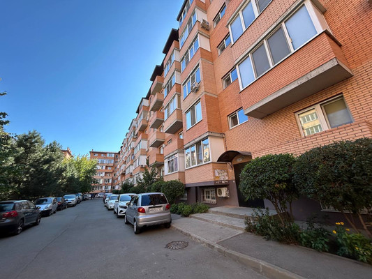 Продам двухкомнатную (2-комн.) квартиру, им. Сергея Есенина ул, 151, Краснодар г