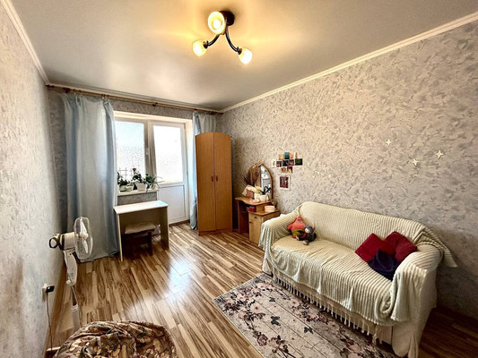 Продам двухкомнатную (2-комн.) квартиру, им. Сергея Есенина ул, 151, Краснодар г