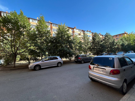 Продам двухкомнатную (2-комн.) квартиру, им. Сергея Есенина ул, 151, Краснодар г