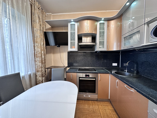 Продам двухкомнатную (2-комн.) квартиру, Ленская ул, 19к1, Санкт-Петербург г