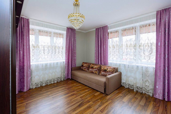 Продам двухкомнатную (2-комн.) квартиру, Тихорецкая ул, 20, Калининград г