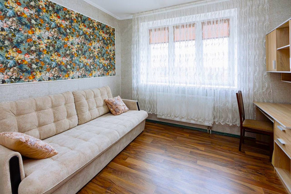 Продам двухкомнатную (2-комн.) квартиру, Тихорецкая ул, 20, Калининград г