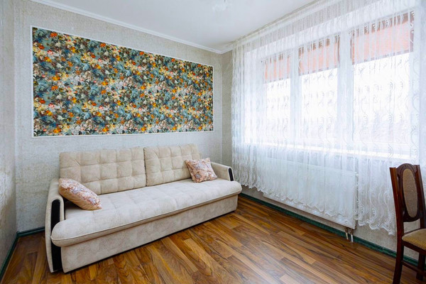 Продам двухкомнатную (2-комн.) квартиру, Тихорецкая ул, 20, Калининград г