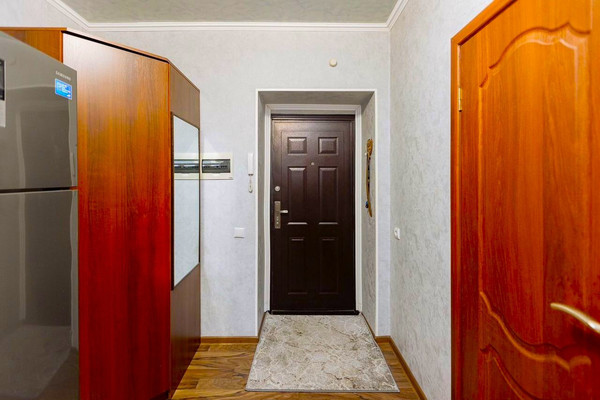 Продам двухкомнатную (2-комн.) квартиру, Тихорецкая ул, 20, Калининград г