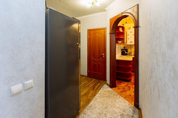 Продам двухкомнатную (2-комн.) квартиру, Тихорецкая ул, 20, Калининград г
