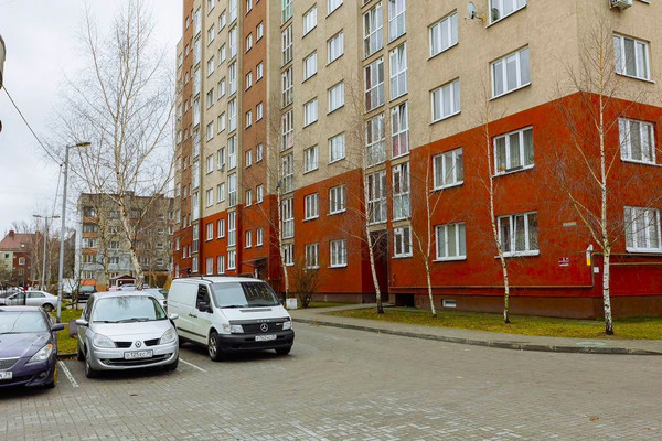 Продам двухкомнатную (2-комн.) квартиру, Тихорецкая ул, 20, Калининград г