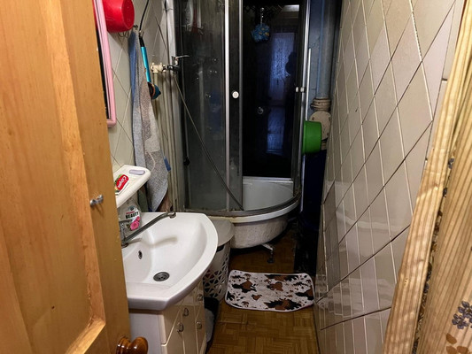 Продам трехкомнатную (3-комн.) квартиру, Нарвское ш, 33, Кипень д