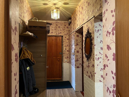 Продам трехкомнатную (3-комн.) квартиру, Нарвское ш, 33, Кипень д