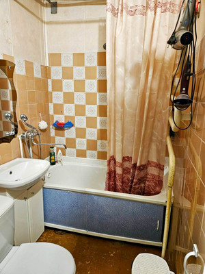 Продам двухкомнатную (2-комн.) квартиру, Коммунистическая ул, 49, Пенза г
