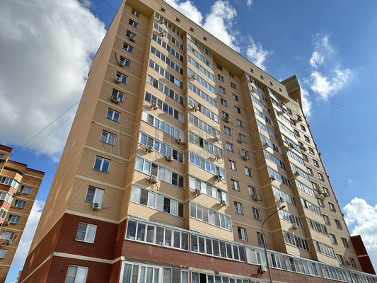 Продам двухкомнатную (2-комн.) квартиру, Лазурная ул, 16, Коммунарка п
