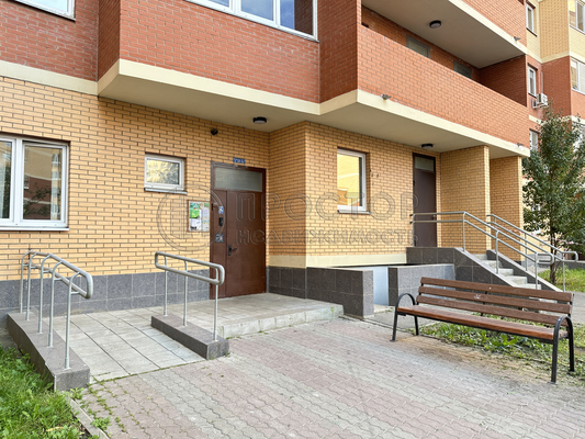 Продам двухкомнатную (2-комн.) квартиру, Лазурная ул, 16, Коммунарка п