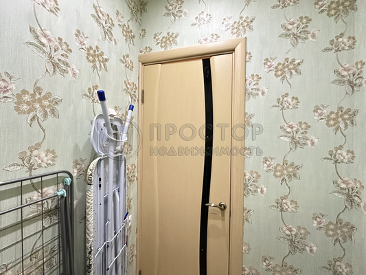 Продам двухкомнатную (2-комн.) квартиру, Лазурная ул, 16, Коммунарка п