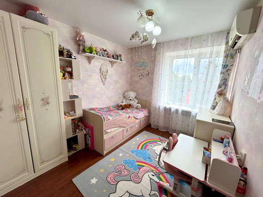 Продам трехкомнатную (3-комн.) квартиру, Седина ул, 44, Энем пгт