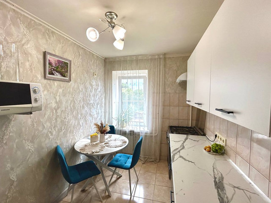 Продам трехкомнатную (3-комн.) квартиру, Седина ул, 44, Энем пгт