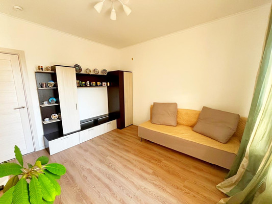 Продам трехкомнатную (3-комн.) квартиру, Генерала Глаголева ул, 5к1, Москва г