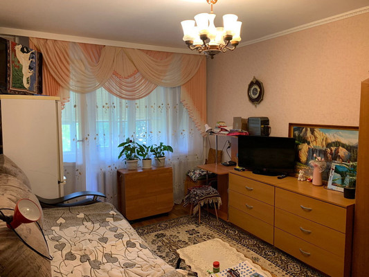 Продам двухкомнатную (2-комн.) квартиру, Гатчинская ул, 16а, Коммунар г