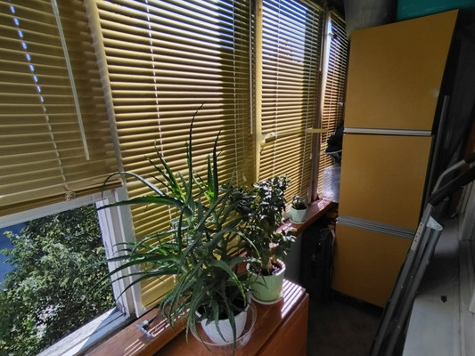 Продам двухкомнатную (2-комн.) квартиру, Гатчинская ул, 16а, Коммунар г