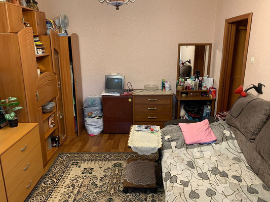 Продам двухкомнатную (2-комн.) квартиру, Гатчинская ул, 16а, Коммунар г