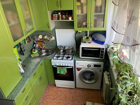 Продам двухкомнатную (2-комн.) квартиру, Гатчинская ул, 16а, Коммунар г