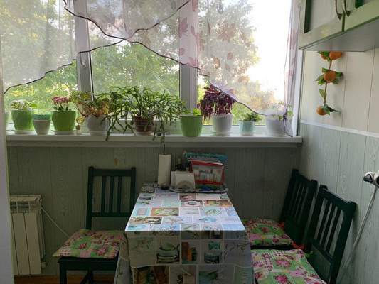 Продам двухкомнатную (2-комн.) квартиру, Гатчинская ул, 16а, Коммунар г