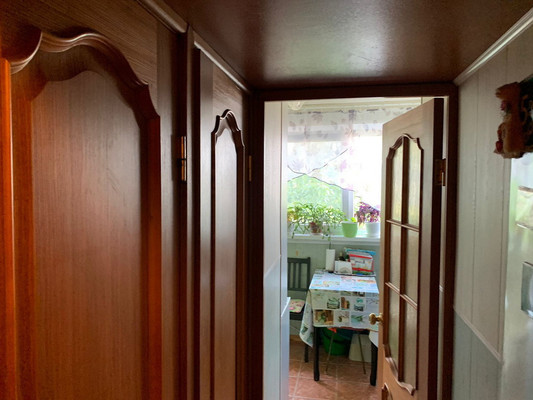 Продам двухкомнатную (2-комн.) квартиру, Гатчинская ул, 16а, Коммунар г