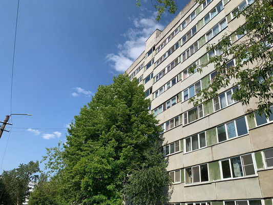 Продам двухкомнатную (2-комн.) квартиру, Гатчинская ул, 16а, Коммунар г