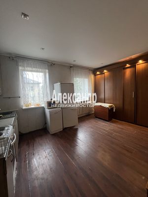 Продам трехкомнатную (3-комн.) квартиру, Кленовая ул, 10, Выборг г