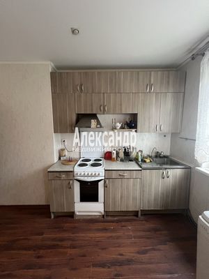 Продам трехкомнатную (3-комн.) квартиру, Кленовая ул, 10, Выборг г