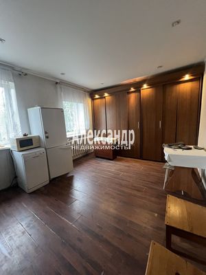 Продам трехкомнатную (3-комн.) квартиру, Кленовая ул, 10, Выборг г