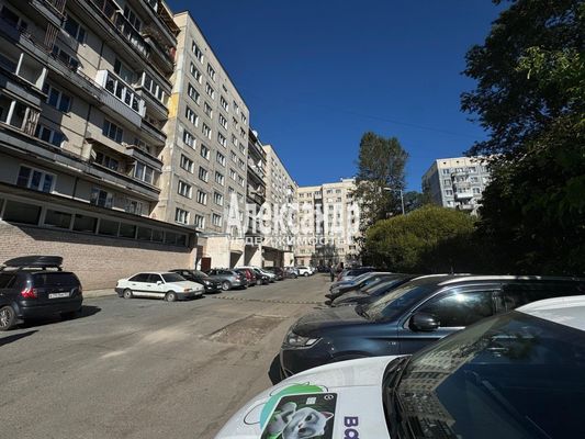 Продам однокомнатную (1-комн.) квартиру, Художников пр-кт, 15/1, Санкт-Петербург г