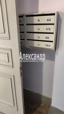 Продам комнату в 4-комн. квартире, Обводного канала наб, 121, Санкт-Петербург г