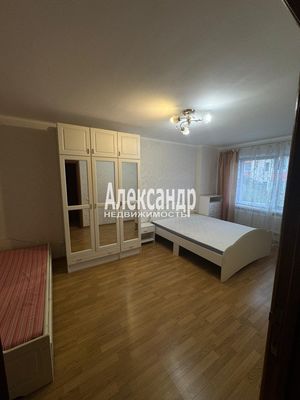 Продам двухкомнатную (2-комн.) квартиру, Оборонная ул, 2к2, Мурино п