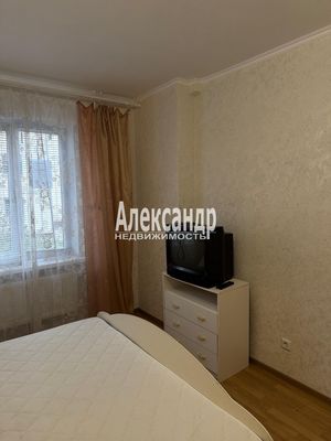 Продам двухкомнатную (2-комн.) квартиру, Оборонная ул, 2к2, Мурино п