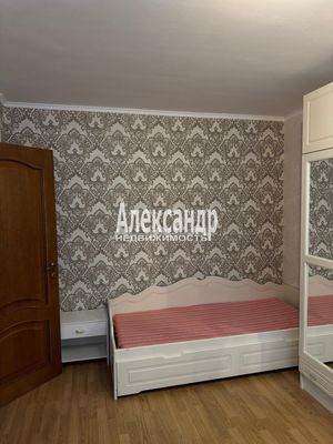 Продам двухкомнатную (2-комн.) квартиру, Оборонная ул, 2к2, Мурино п