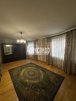 Продам двухкомнатную (2-комн.) квартиру, Оборонная ул, 2к2, Мурино п