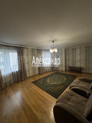 Продам двухкомнатную (2-комн.) квартиру, Оборонная ул, 2к2, Мурино п