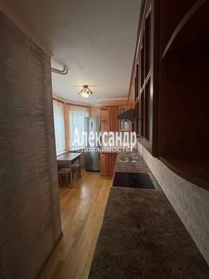 Продам двухкомнатную (2-комн.) квартиру, Оборонная ул, 2к2, Мурино п