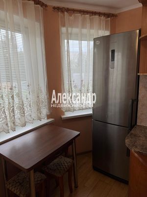 Продам двухкомнатную (2-комн.) квартиру, Оборонная ул, 2к2, Мурино п