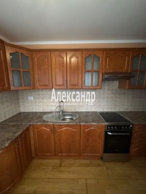 Продам двухкомнатную (2-комн.) квартиру, Оборонная ул, 2к2, Мурино п