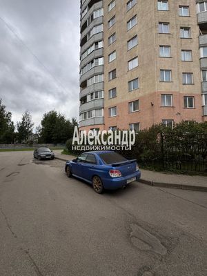 Продам двухкомнатную (2-комн.) квартиру, Оборонная ул, 2к2, Мурино п