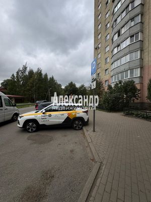Продам двухкомнатную (2-комн.) квартиру, Оборонная ул, 2к2, Мурино п