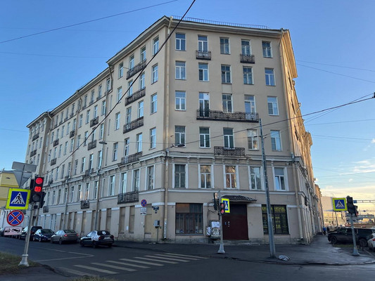 Продам комнату в 19-комн. квартире, Смоленская ул, 31/20А, Санкт-Петербург г