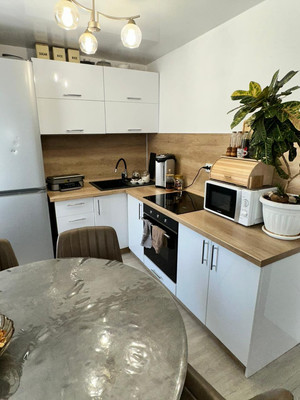 Продам трехкомнатную (3-комн.) квартиру, Шевченко ул, 32, Черемхово г