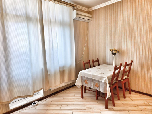 Продам двухкомнатную (2-комн.) квартиру, Восточно-Кругликовская ул, 30, Краснодар г