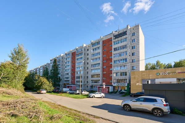 Продам трехкомнатную (3-комн.) квартиру, Ветлужская ул, 60, Пермь г