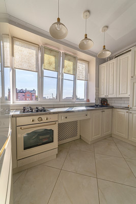 Продам трехкомнатную (3-комн.) квартиру, Компрессорная ул, 27а, Бессоновка с