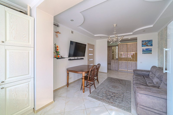 Продам трехкомнатную (3-комн.) квартиру, Компрессорная ул, 27а, Бессоновка с
