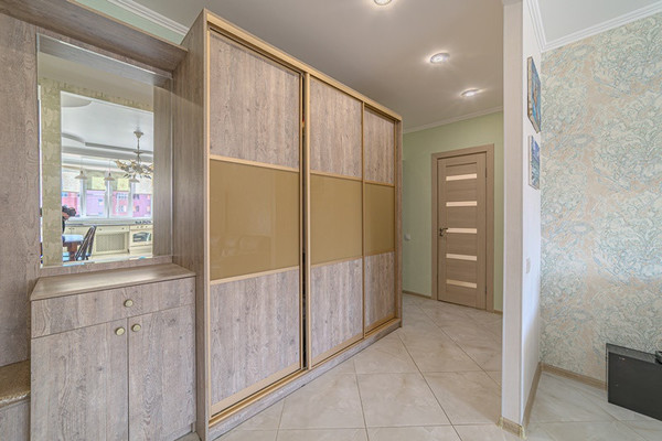 Продам трехкомнатную (3-комн.) квартиру, Компрессорная ул, 27а, Бессоновка с
