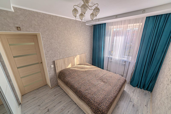 Продам трехкомнатную (3-комн.) квартиру, Компрессорная ул, 27а, Бессоновка с